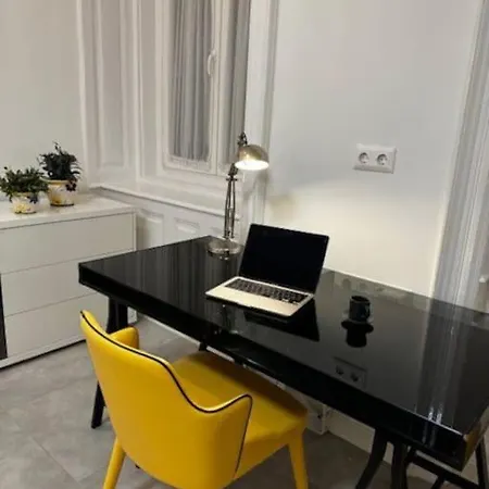 Apartment Cozy In The Heart Of Buda *
