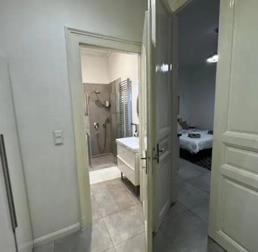 Cozy In The Heart Of Buda בודפשט